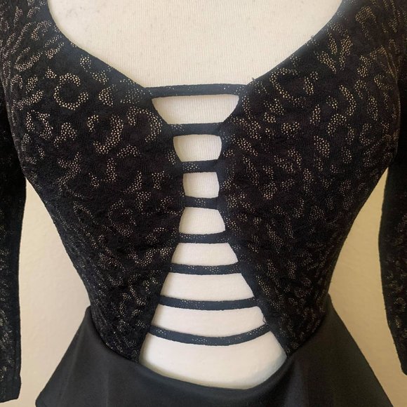 Windsor Peplum Dress - Picture 3 of 8